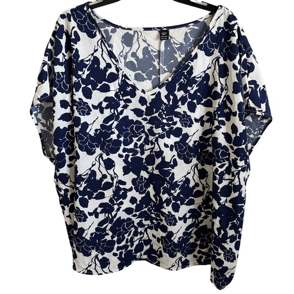 SHEIN Tops - Shein Size 6X Sleeveless V-Neck Top Bluish Floral Everyday Blouse